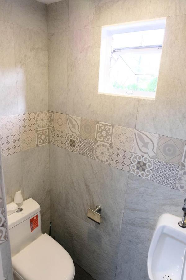 J & J Homestay Đảo Đảo Coron Ngoại thất bức ảnh